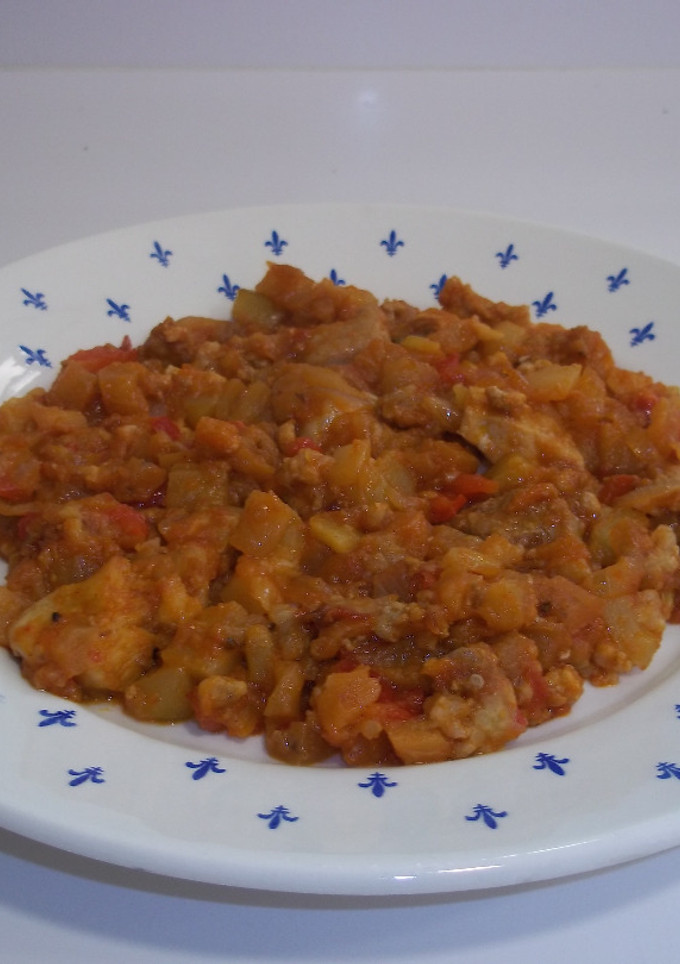 Una foto de Pisto de verduras y carne picada de cerdo
