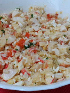 Una foto de Ensalada de pescado y marisco