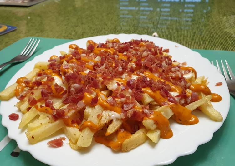 Patatas bravas al estilo alcoreño