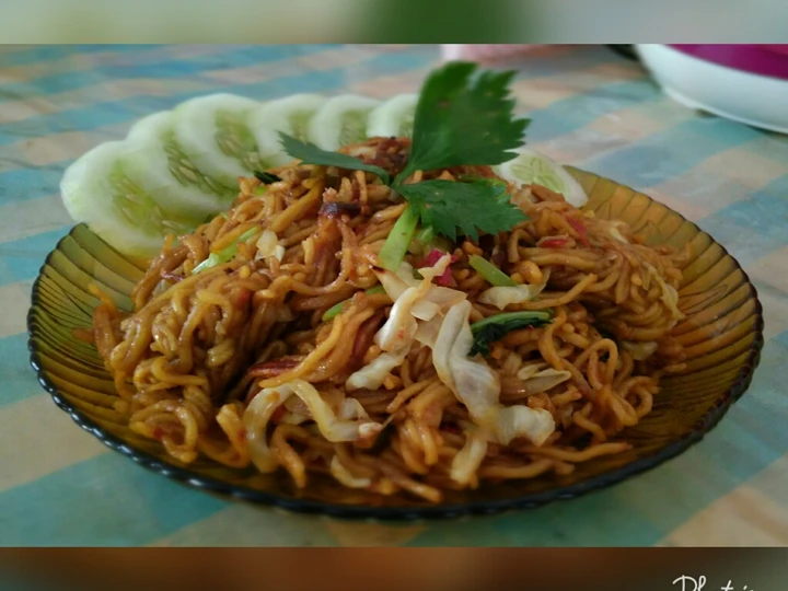 Cara Mudah Membuat Resep 31. Mie goreng simple yang  Bikin Ketagihan Anti Ribet, Menggugah Selera