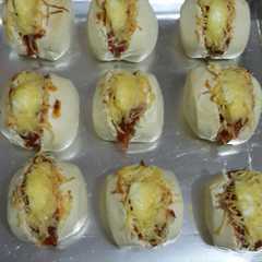 รูปของ Berger Mantao Khas Pare pare With Saos Sosis Tuna melt