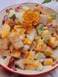 Salad trái cây trộn chả