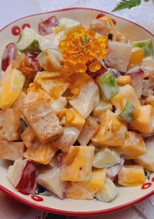 Hình của món Salad trái cây trộn chả.