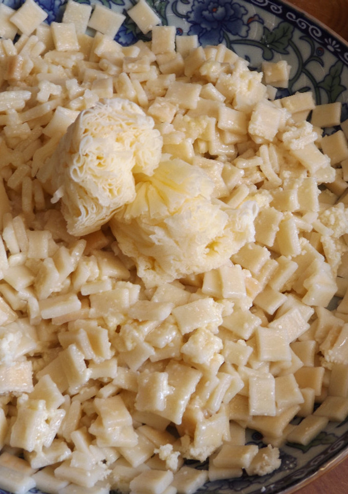 Una foto de Pasta crozetes de Savoie con queso suizo Tête de Moine
