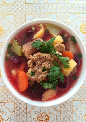 Hình của món Canh đuôi heo hầm rau củ.