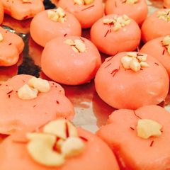 A picture of Pink pedas/milk fudge.