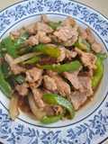 หมูผัดพริกหวาน