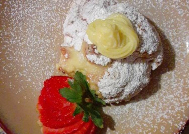 Bagaimana Menyiapkan Soes kering isi fla susu (dessert ekonomis) yang Enak Banget