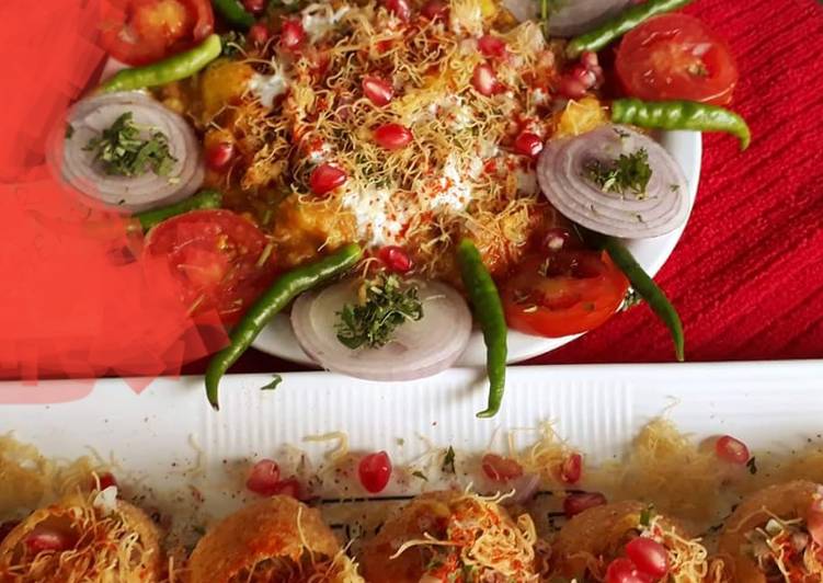 Recipe of Any-night-of-the-week Potato Tikki Choke Chaat with Dry Pani puri