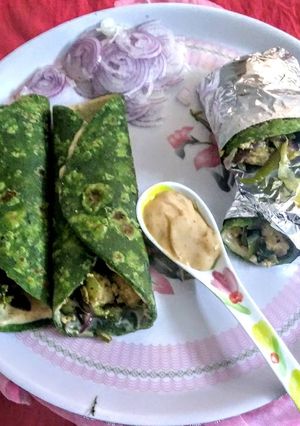 A picture of Palak paneer kathi roll.