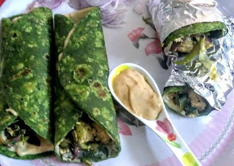 Recipe of Yummy Palak paneer kathi roll