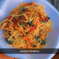 A picture of Meatballs pasta🍝.