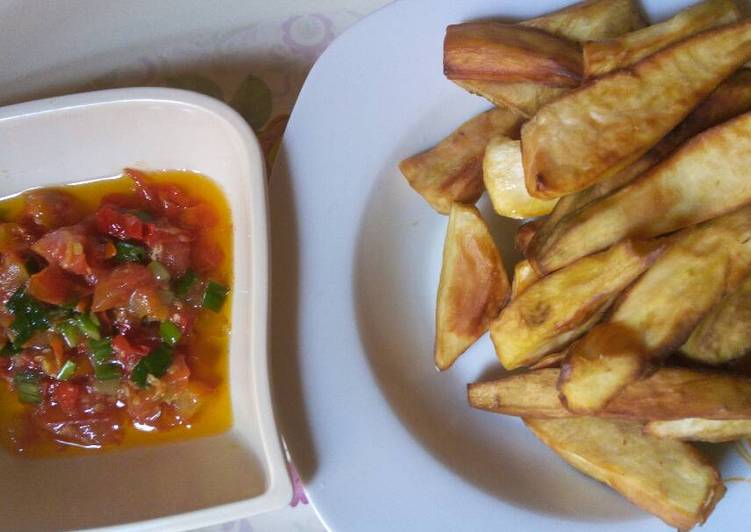 Fried sweet potatoes with Tomatoes sauce