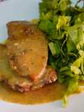 Pollo a la crema con ensalada verde