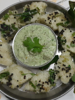 मटार ढोकळा (Matar Dhokla Recipe In Marathi) रेसिपी चे मुख्य फोटो