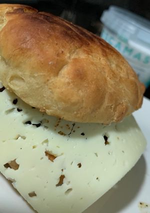 Foto principal de Bocata de carne y calabacín con cremoso de lactonesa y queso havarti
