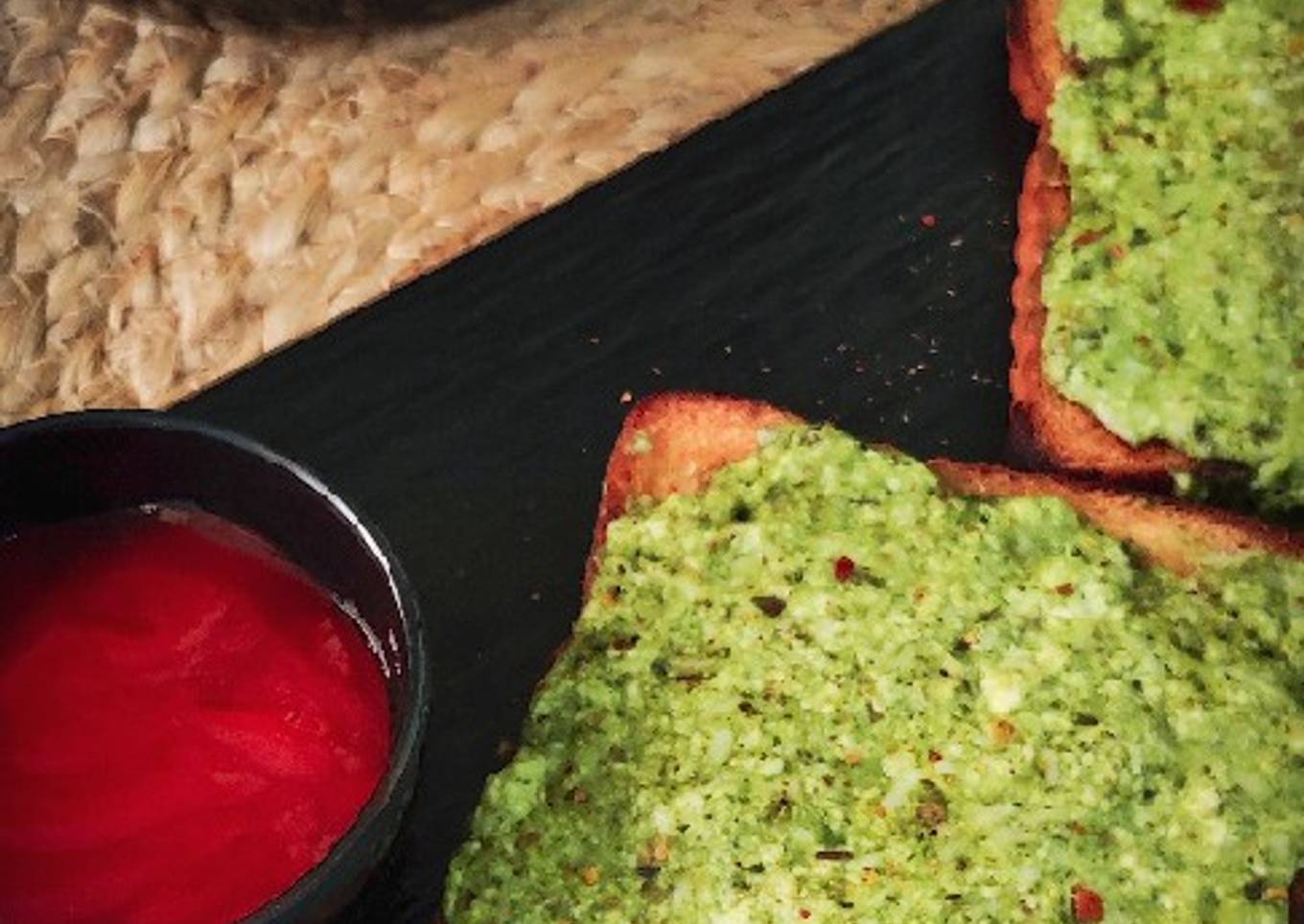 Cheesy Chutney Paneer Toast