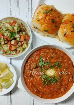 મિક્સ વેજ પાવભાજી વિથ હોમ મેડ પાવભાજી મસાલા ( Mix Veg. Pavbhaji with Homemade Pavbahaji Masala Rec રેસીપી મુખ્ય ફોટો