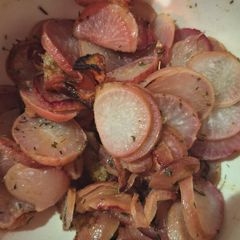 A picture of Keto Red Radish Chips.
