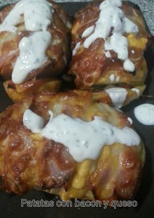Foto principal de Patatas con bacon y queso
