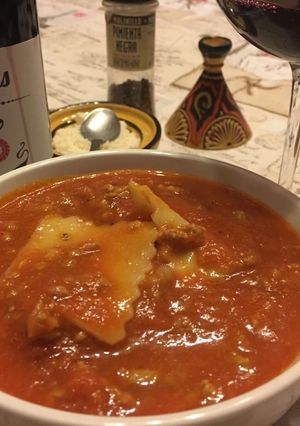 Una foto de Sopa de lasaña