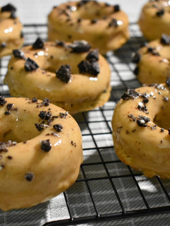 Una foto de Donuts de dulce de leche y oreo