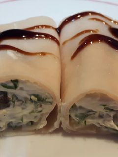 Una foto de Rollos de jamón, queso y lechuga varias