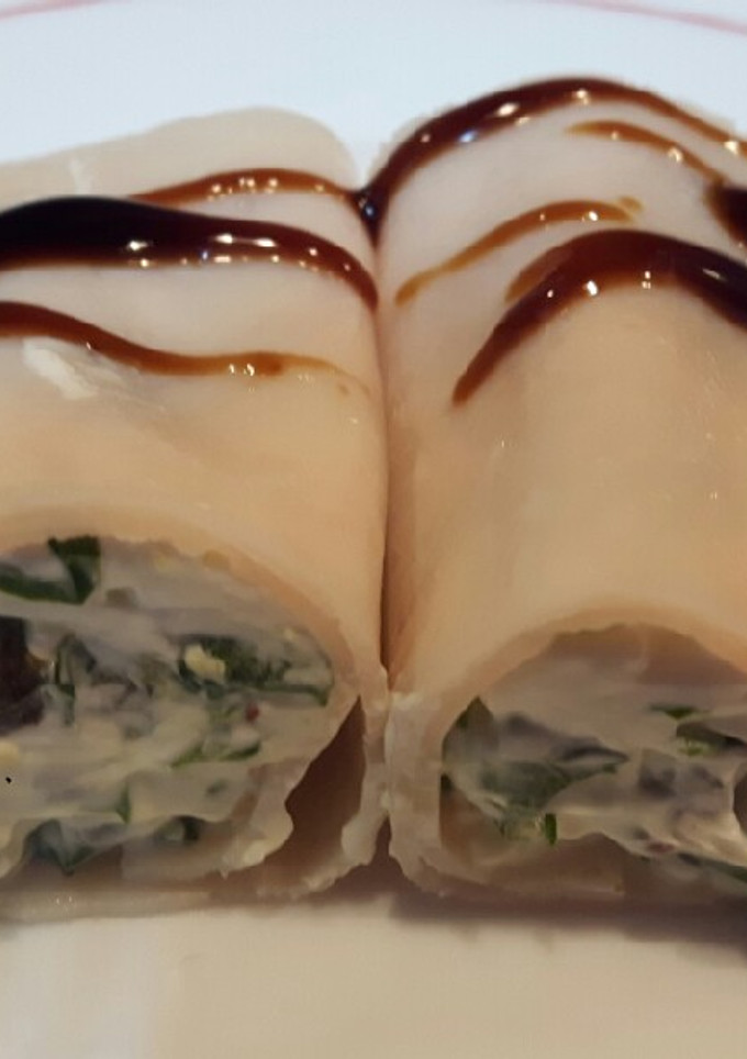 Una foto de Rollos de jamón, queso y lechuga varias