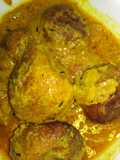Chanar dalna (chena balls curry)