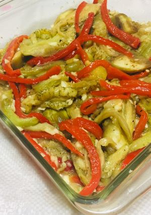 Una foto de Berenjenas 🍆 Asadas con Pimientos  Rojos  Saludables 🍆