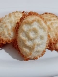 O poză a rețetei Fursecurile Coco-din albușuri și nucă de cocos.