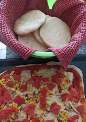 Una foto de Pan pita y masa para pizza