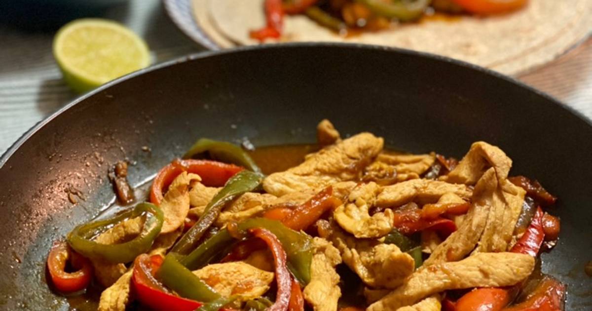 Fajitas de pollo con sus salsas Receta de IreneGuirao Cookpad