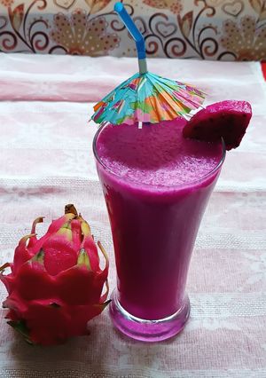 A picture of Dragon Fruit Milk Shake.
