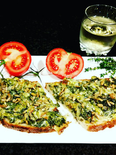 Una foto de Trinxat de col kale, puerro y queso mozzarella