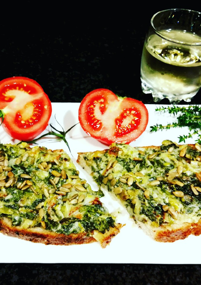 Una foto de Trinxat de col kale, puerro y queso mozzarella