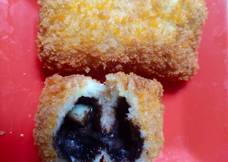 Roti Goreng Coklat Keju by. Mama Lio