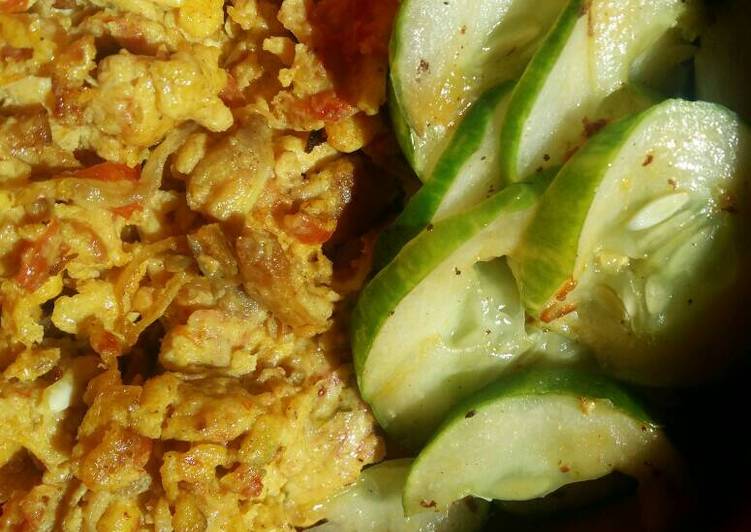 Simple Way to Make Quick Scrambled eggs and stir fried cucumber