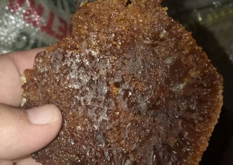 Bolu karamel a.k.a sarang semut