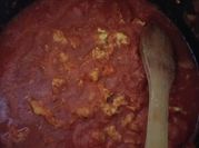 Una foto de huevo con chile guajillo