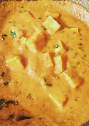 A picture of Paneer butter masala.