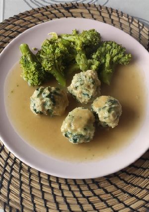 Una foto de Albóndigas de pollo y espinacas