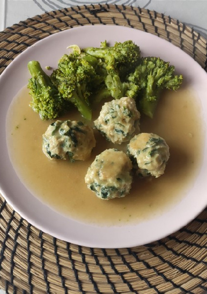 Una foto de Albóndigas de pollo y espinacas