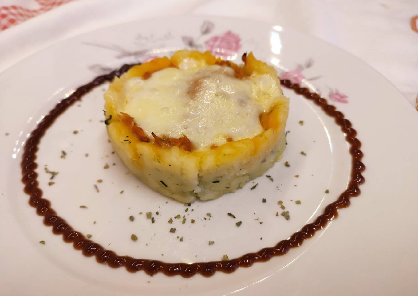 Patatas rellenas de atún y queso