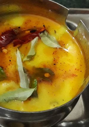 गुजराती कढ़ी(gujarati kadhi recipe in hindi) रेसिपी मुख्य फोटो
