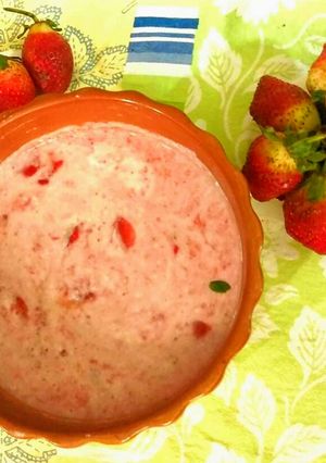 A picture of Strawberry Yoghurt.
