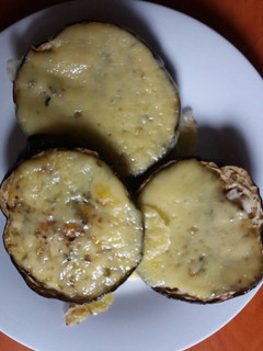 Una foto de Berenjenas con queso