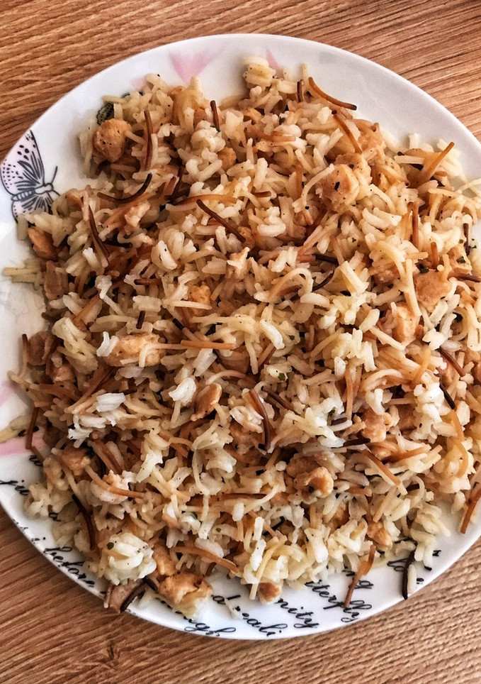 Una foto de Arroz árabe con soja texturizada 🍚