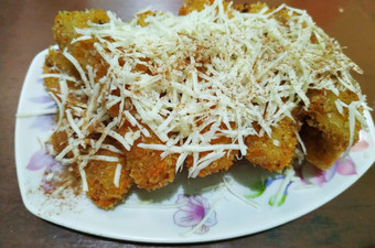 Cara Bikin Pisang Goreng Crispy topping Keju &amp; Cinnamon Enak Dan Mudah