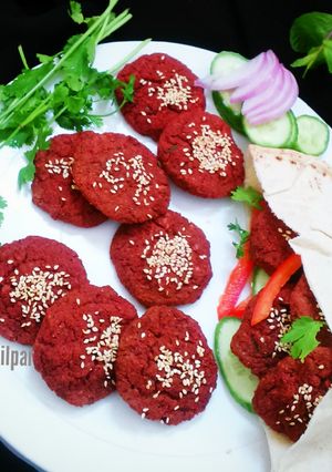 বেক বিটরুট ফালাফেল রেসিপির প্রধান ছবি
